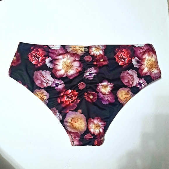 2pc LaVie en Rose Aqua Swim suite - Picture 9 of 15